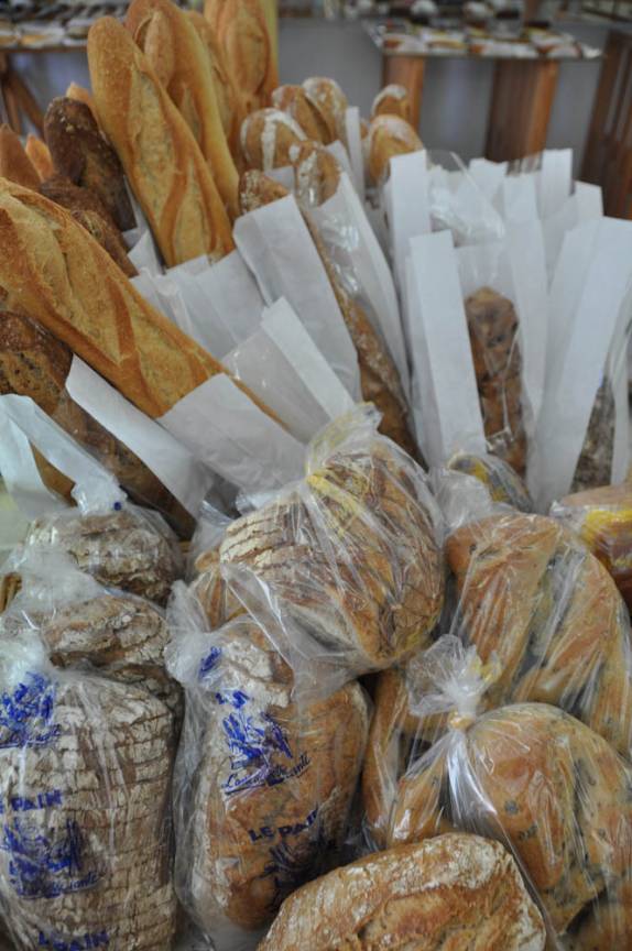 Balcão apetitoso de uma boulangerie em St. Bath - Caribe